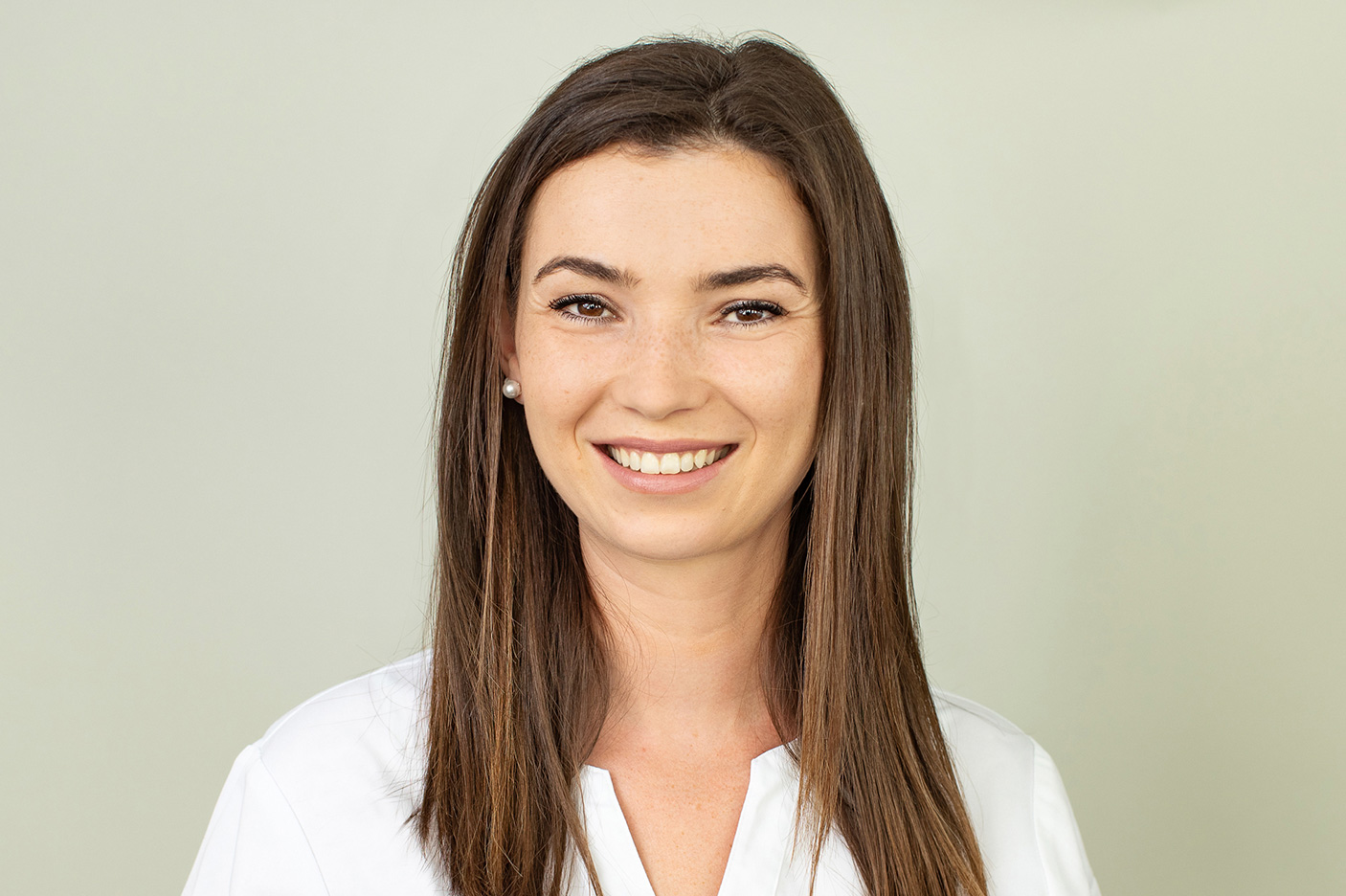 Vunder Orthodontics Bonnie Nicholls Dentalassistentin in Ausbildung Valbona Hadri Dipl. Praxismanagerin